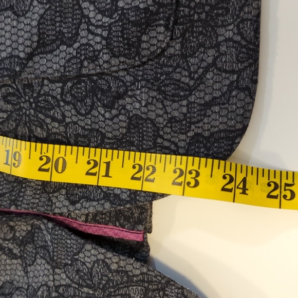 RW&CO Grey Lace & Floral Pattern Blazer - Picture 7 of 8